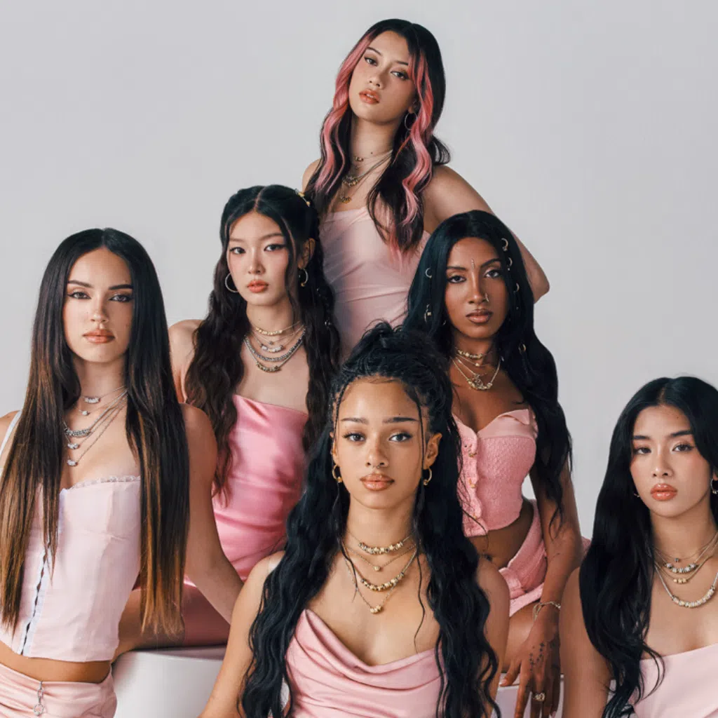 pandora-minis-styled-by-katseye-global-girl-group