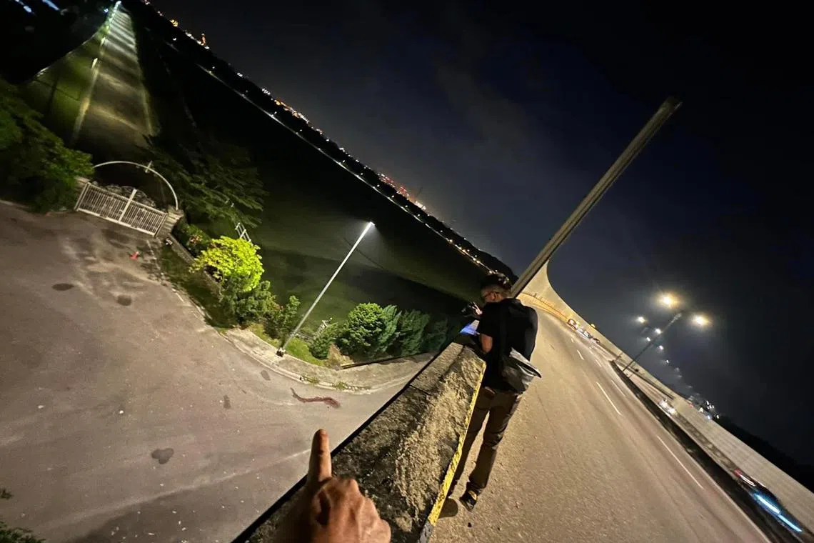 Photos of the accident were shared on Facebook by Sin Mah Bike Towing in a bid to find the victim's family and friends.