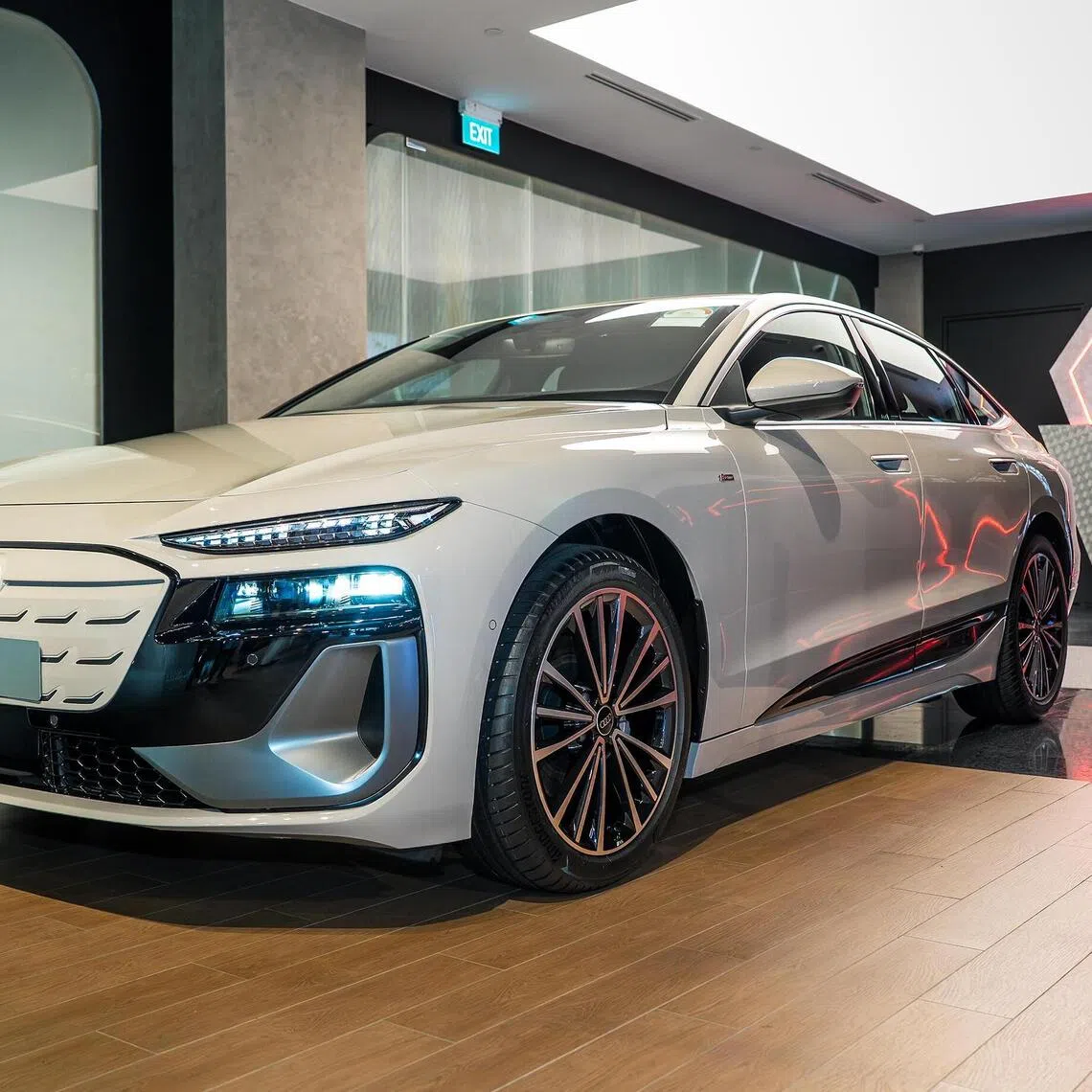 ntfast07 - The Audi A6 and A6 e-tron is now in Singapore.

Credit: AUDI SINGAPORE