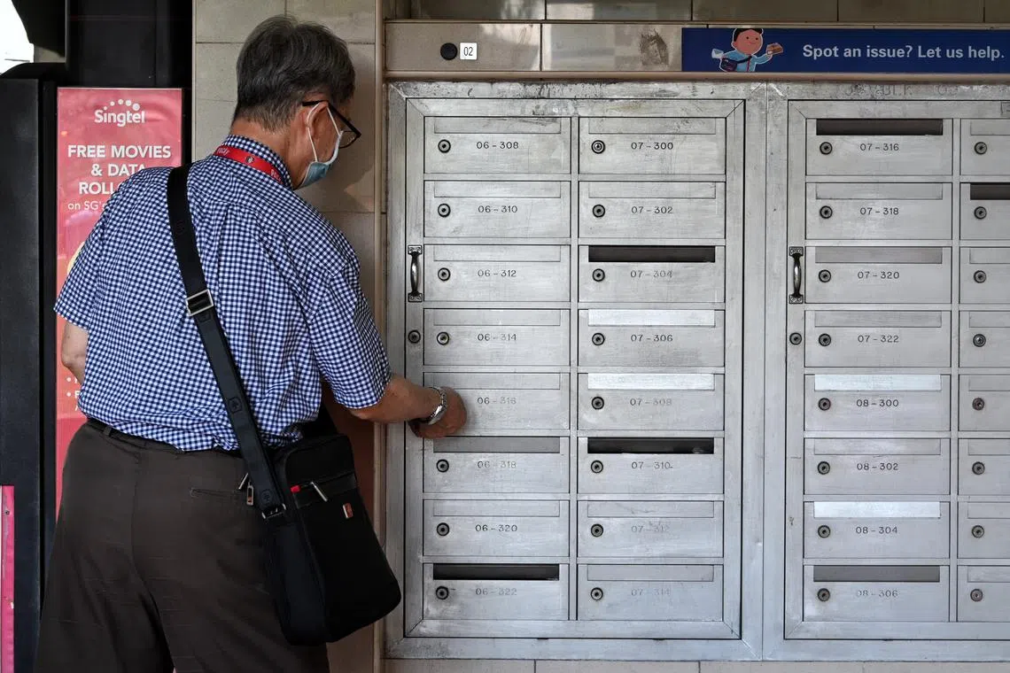 A huge amount of paper flyers are being distributed into mailboxes or pushed into the hands of pedestrians each day.