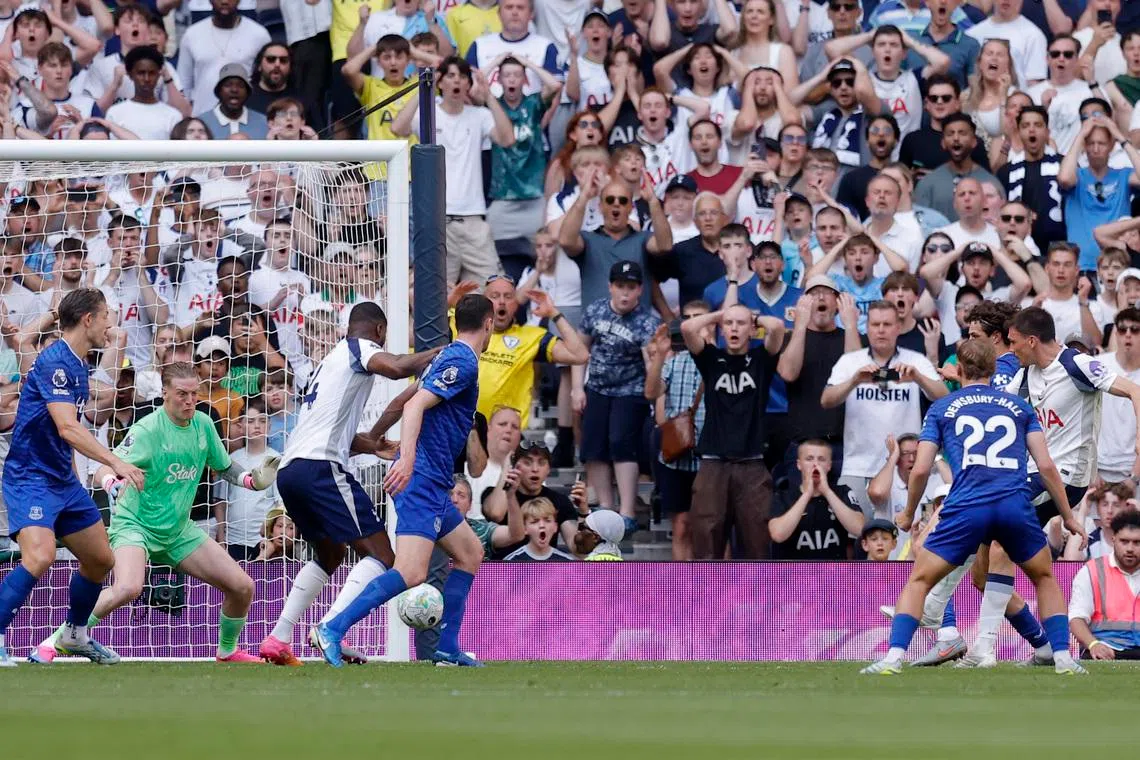 Soccer Football - Premier League - Tottenham Hotspur v Everton - Tottenham Hotspur Stadium, London, Britain - May 24, 2026 Tottenham Hotspur's Joao Palhinha scores their first goal. Action Images via Reuters/Andrew Couldridg