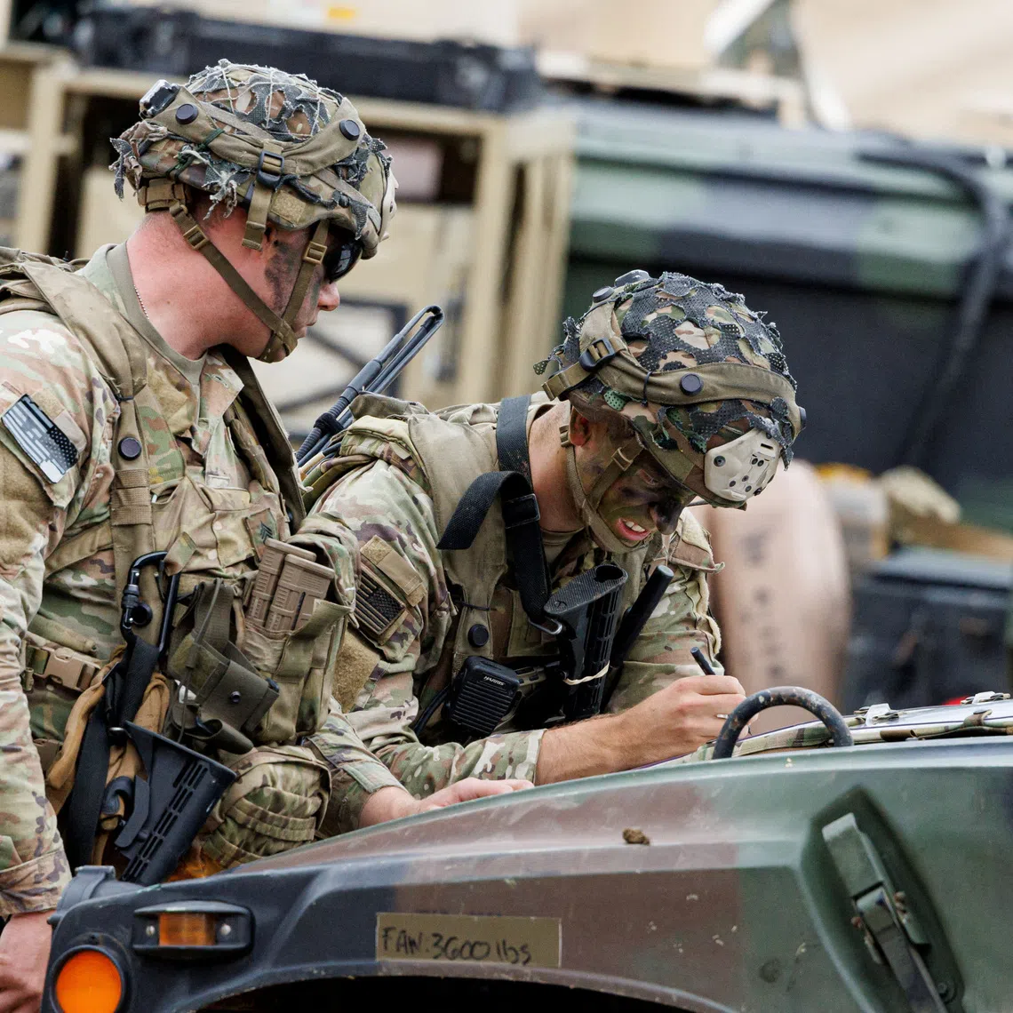 FILE PHOTO: U.S. Army Soldiers take part at Saber Junction excercise in Hohenfels, Germany, September 8, 2022.  REUTERS/Lukas Barth/File Photo
