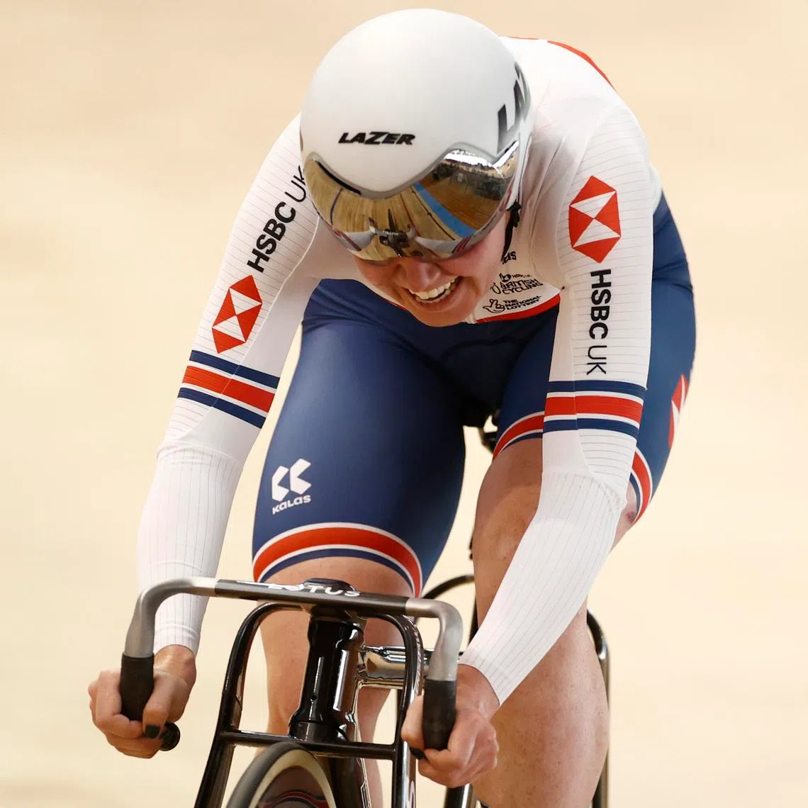 FILE PHOTO: Cycling - UCI Track Cycling World Championships - Stab Velodrome, Roubaix, France - October 24, 2021  Great Britain's Katie Archibald in action during the women's points race REUTERS/Christian Hartmann/File Photo