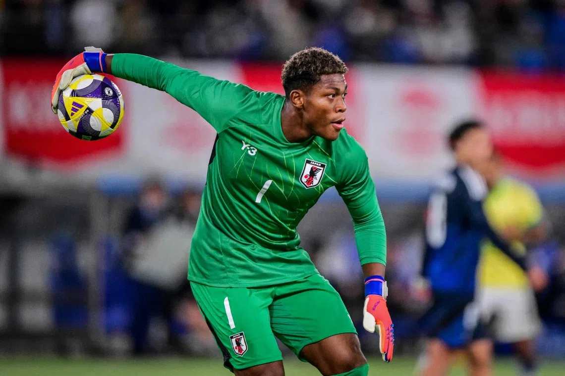 The 23-year-old will be the first Japanese goalkeeper to play in the Premier League.