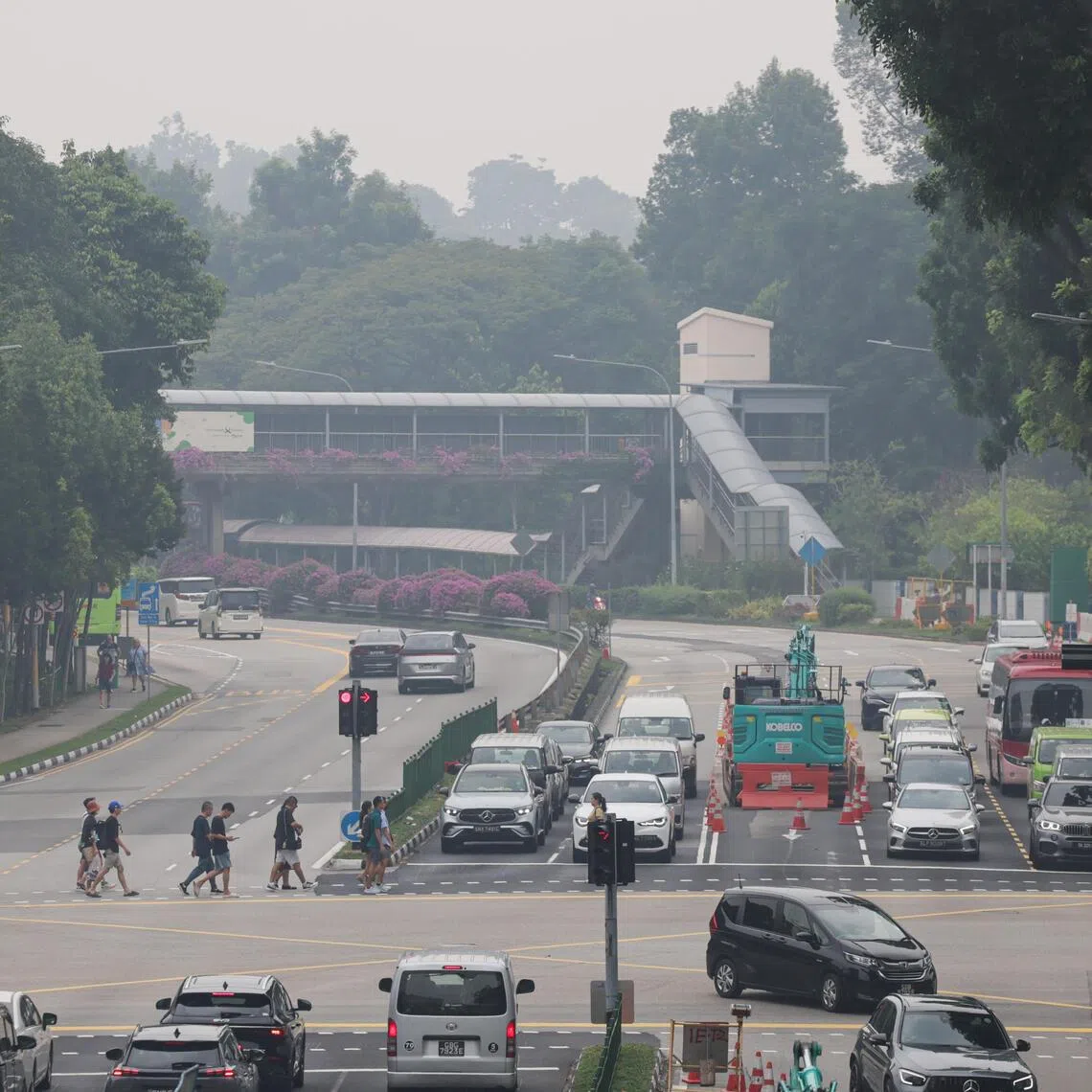 As at 8pm on Oct 6, PSI readings in southern Singapore was in the moderate range, while the northern, eastern, western, and central regions remained in the unhealthy range.