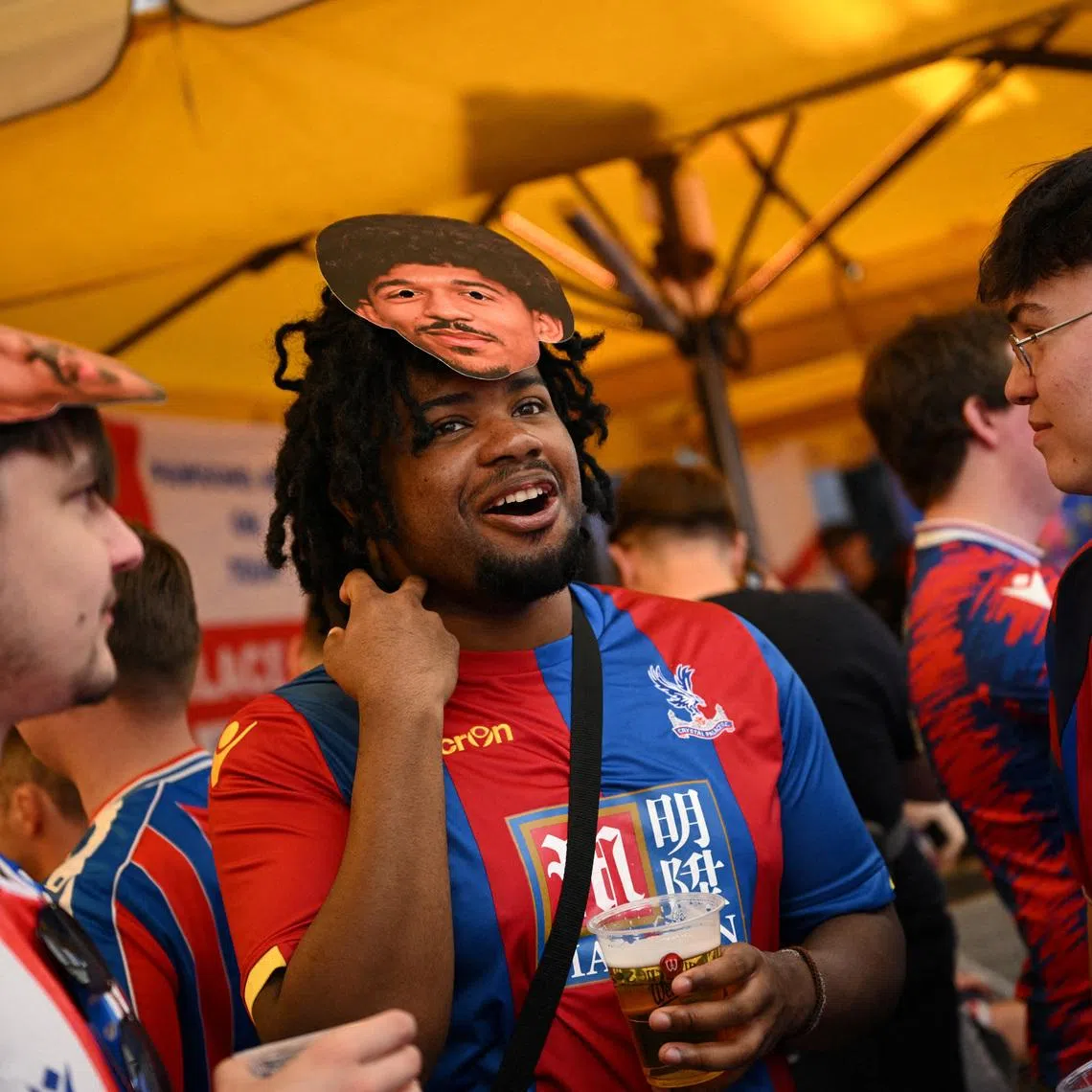 Crystal Palace fans gather before the match, Soccer Football, UEFA Conference League, Final, Crystal Palace v Rayo Vallecano, Leipzig, Germany on May 27, 2026. REUTERS/Annegret Hilse