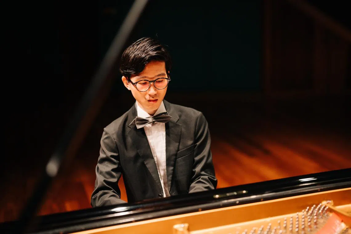 Pianist Mark Cheng opened his recital with Gabriel Faure's Ballade in F sharp major (Op. 19). 