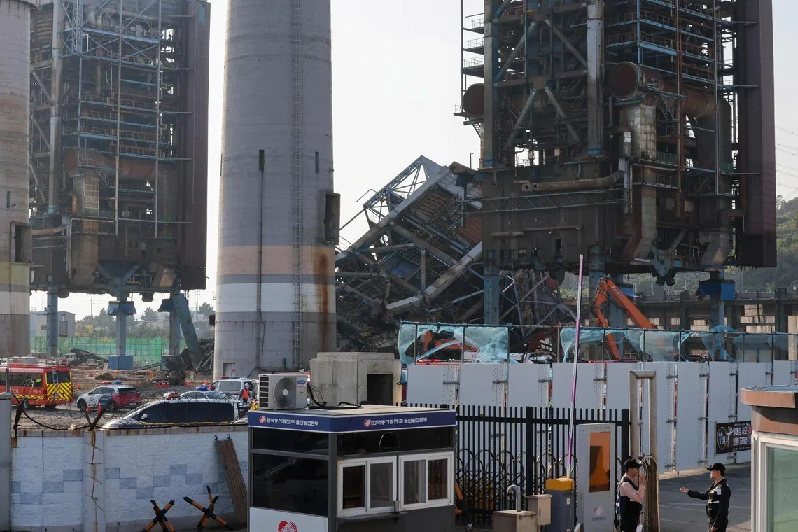 The collapsed power plant structure at Korea East-West Power's Ulsan Power headquarters on Nov 6.