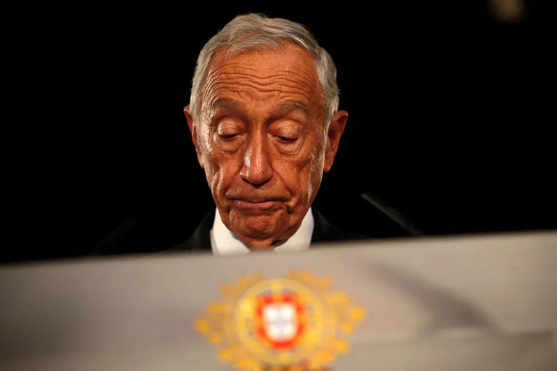 FILE PHOTO: Portugal's President Marcelo Rebelo de Sousa addresses the nation from Belem Palace to announce his decision to dissolve parliament triggering snap general elections on March 10th, after Prime Minister Antonio Costa resigned due to an ongoing investigation on the alleged corruption in multi-billion dollar lithium, green hydrogen and data centre deals, in Lisbon, Portugal, November 9, 2023. REUTERS/Pedro Nunes/File Photo
