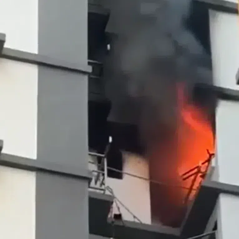 wo people were taken to Ng Teng Fong General Hospital.