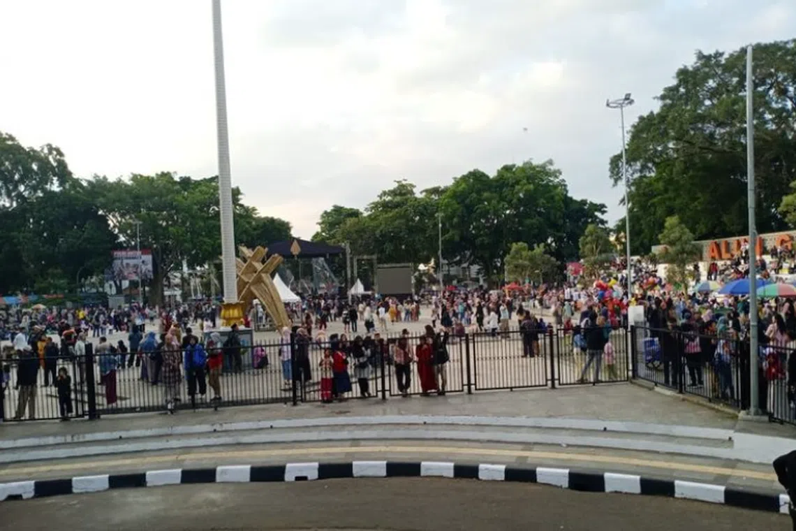  People were crushed and trampled on as they tried to enter the square through the main gate. 