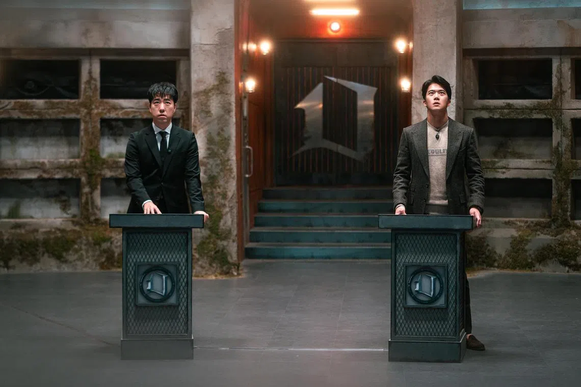 South Korean YouTuber Orbit (left) and K-drama actor Ha Seok-jin engaged in a game of wits in The Devil's Plan. 