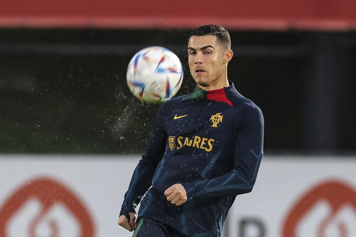 epa10305734 Portugal's Cristiano Ronaldo performs during his team's training session in preparation for the FIFA World Cup 2022 in Qatar at Cidade do Futebol in Oeiras, near Lisbon, Portugal, 14 November 2022.  EPA-EFE/MIGUEL A. LOPES