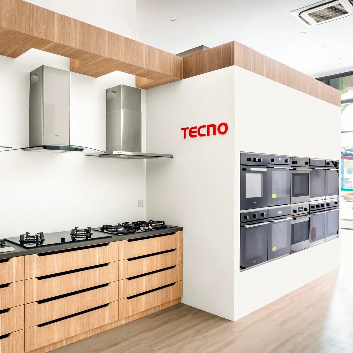 Shoppers at Tecno's warehouse sale can expect big savings on more than 200 home appliances such as ovens, washing machines and wine chillers.
PHOTO: TECNO
