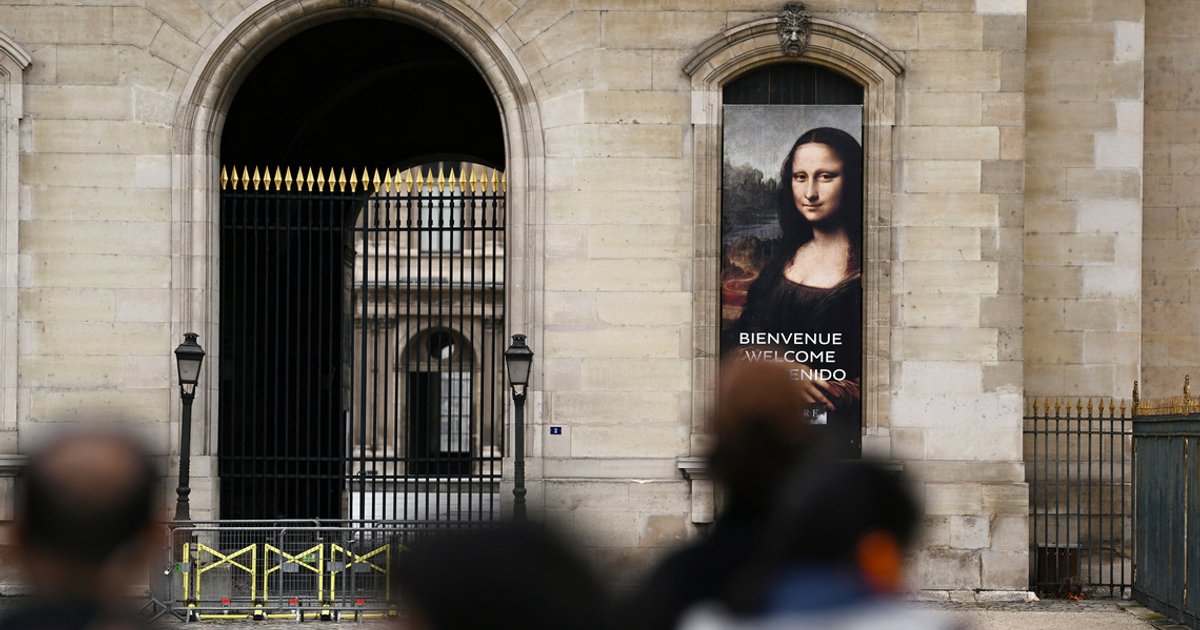 Paris Police Mobilize 70,000 as Protests Close Museums