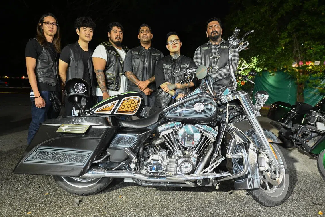 ST20230420_202379278822 Desmond Wee_ajbike23/
From left:  Lim Thean Yian, 28 ; Trishtan Tan, 28 ;  Sassi Kumar, 32 ; Aldrich Jai Kishen, 29 ;   Tommy Seow, 31  and Savin Nair, 32.

Photos of the club members with their bikes. Photos of the custom-painted tank with members that are contributing . At Cafe Tailor Made, 100 Turf Club Road.

Skulls of Knox, a motorcycle club in Singapore, is partnering up with the Parkinson's society in Singapore to raffle off a custom-painted tank with 100% of proceeds going towards funding more unorthodox therapy methods.
The club will be gathering their members, along with their harleys and the custom tank for a photoshoot for The Straits Times.