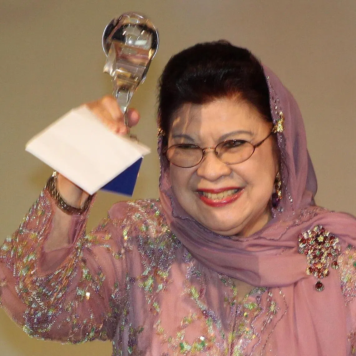 Maria Menado is best known for her starring role in the 1957 film Pontianak, one of the earliest Malay horror films.