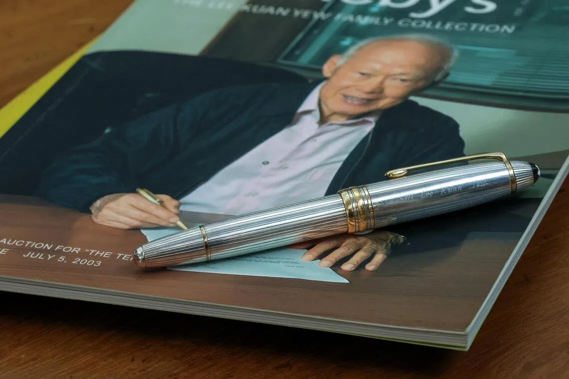 The silver Montblanc Meisterstuck No. 146 fountain pen carries the inscription “SM Lee Kuan Yew”.