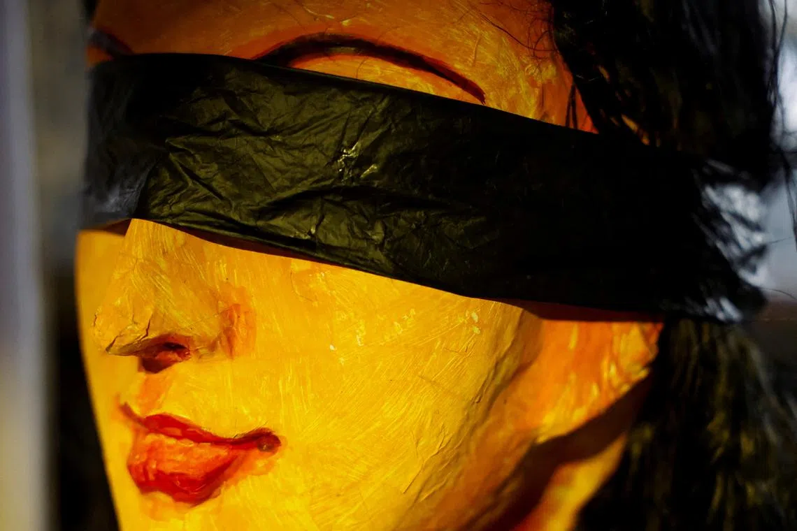 FILE PHOTO: An effigy is seen during a protest condemning the rape and murder of a trainee medic, inside the premises of R G Kar Medical College and Hospital in Kolkata, India, August 23, 2024. REUTERS/Sahiba Chawdhary/File Photo