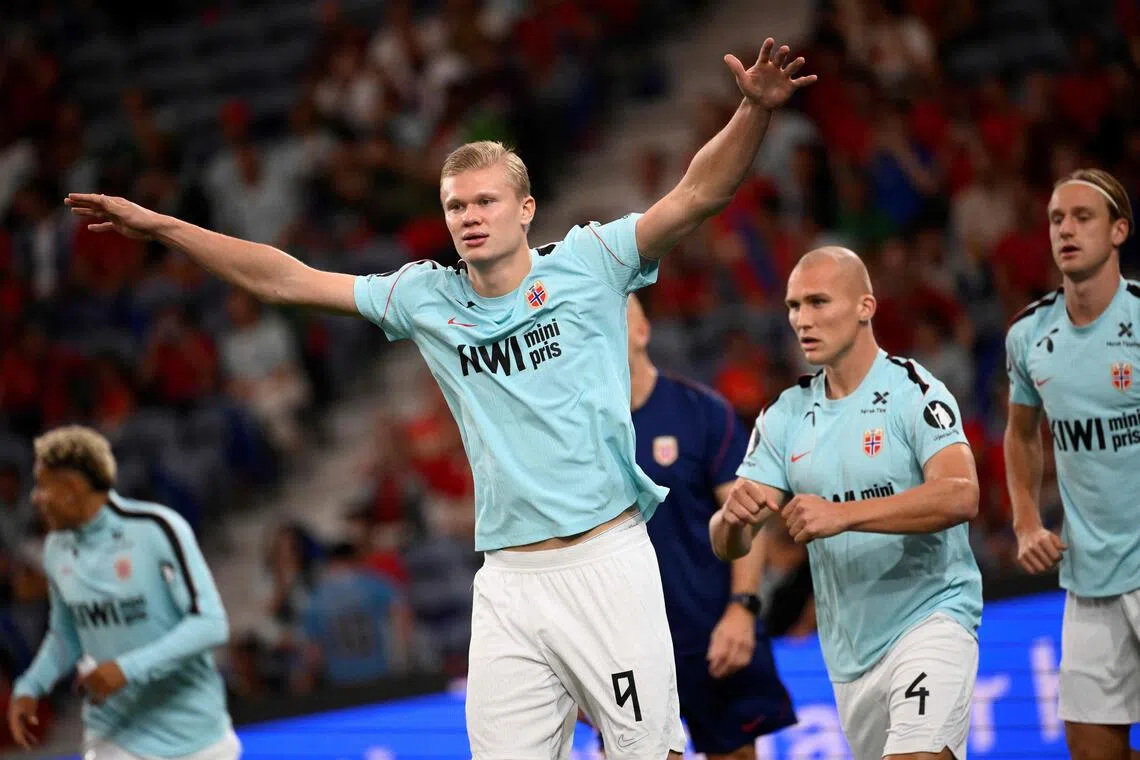 Norwegian forward Erling Haaland signed a contract in 2025 with Manchester City until 2034.