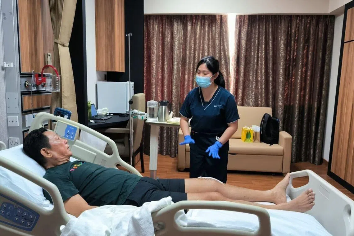 Coordinated bedside care at Gleneagles Hospital helps patients regain mobility quickly and safely after surgery.