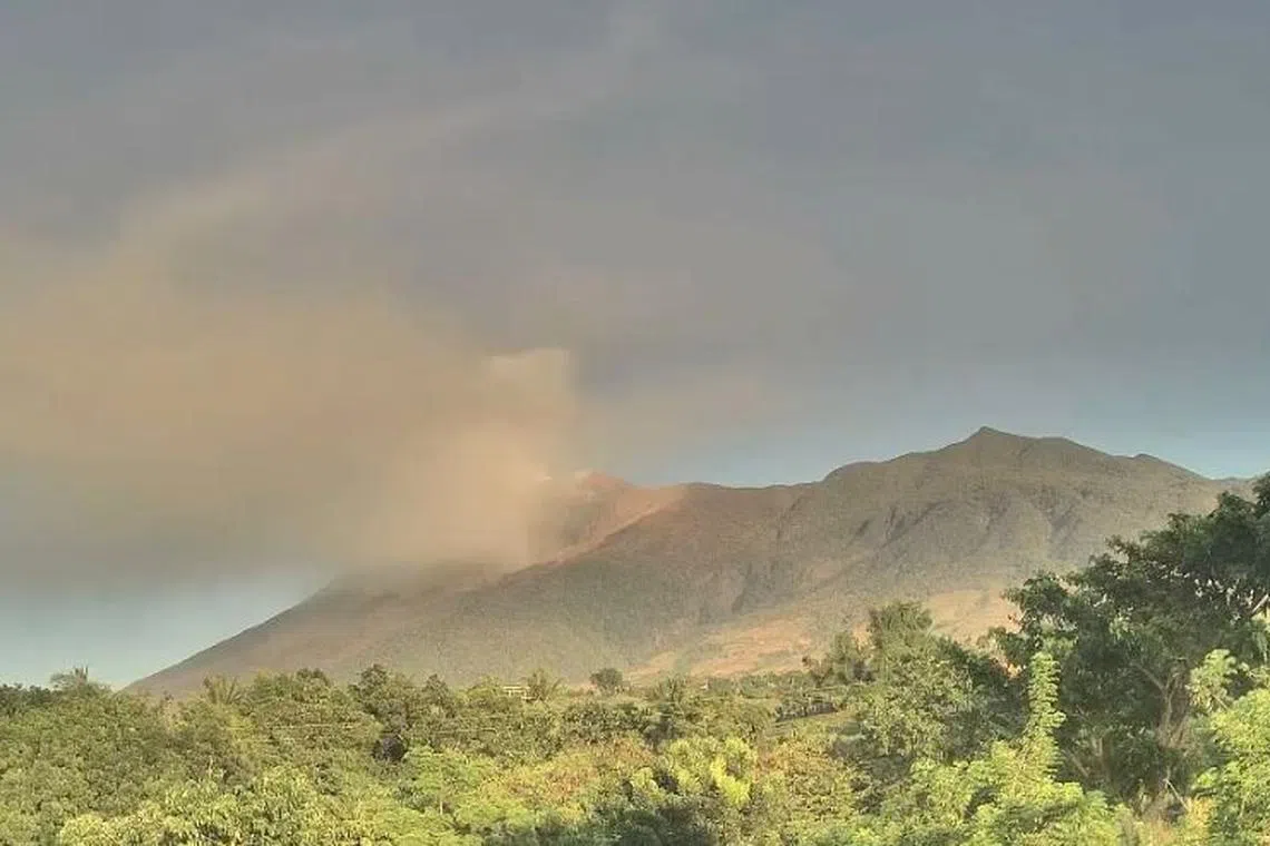 Kanlaon’s daily average emission of sulphur dioxide almost tripled to 9,985 tonnes on Sept 10.