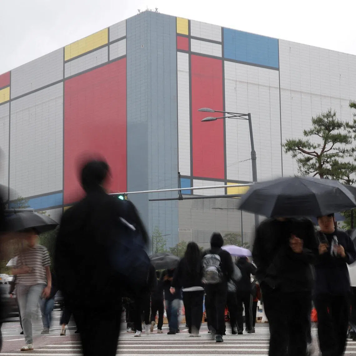 Employees head to work at Samsung Electronics semiconductor plant in Pyeongtaek, South Korea, on May 21, 2026. The vote will run through May 27.
