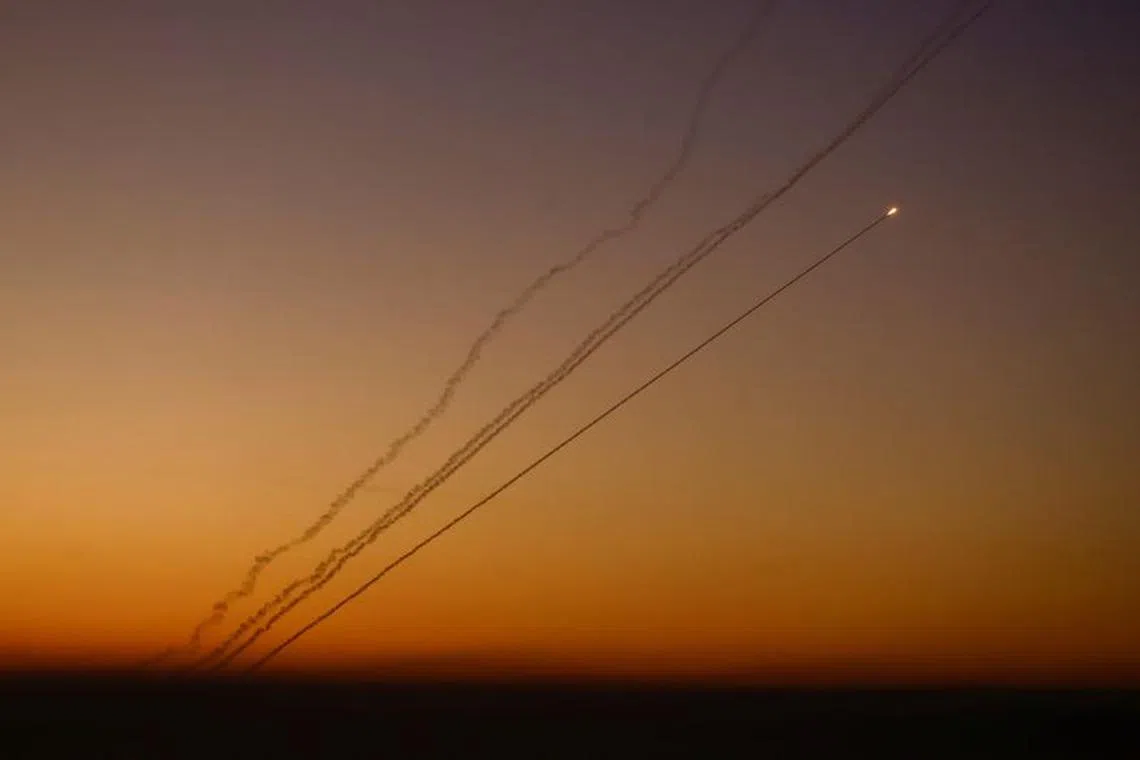 A rocket fired from Gaza heads towards Israel, at the Israeli-Gaza border, amid the ongoing conflict between Israel and the Palestinian Islamist group Hamas, as seen from Southern Israel, December 15, 2023. REUTERS/Clodagh Kilcoyne/File Photo