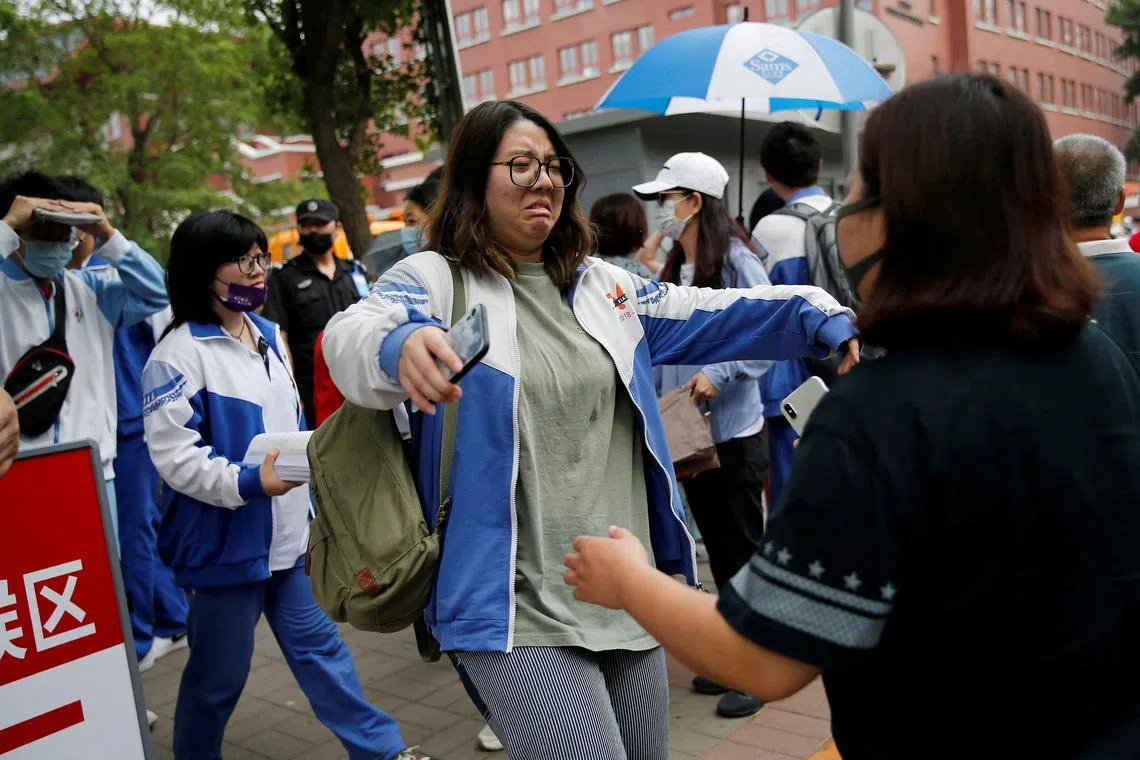 China to inspect eyeglasses to stop students cheating at gaokao exam