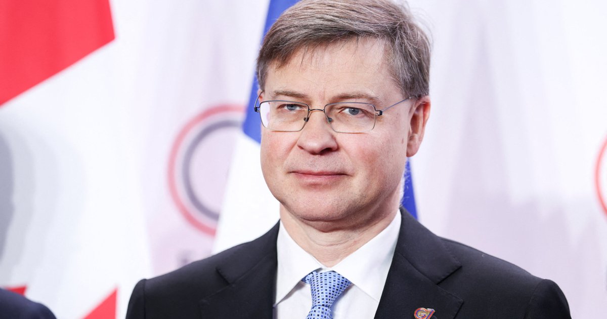 EU seeks to raise cash for Ukraine at IMF and G7 meetings, Dombrovskis says