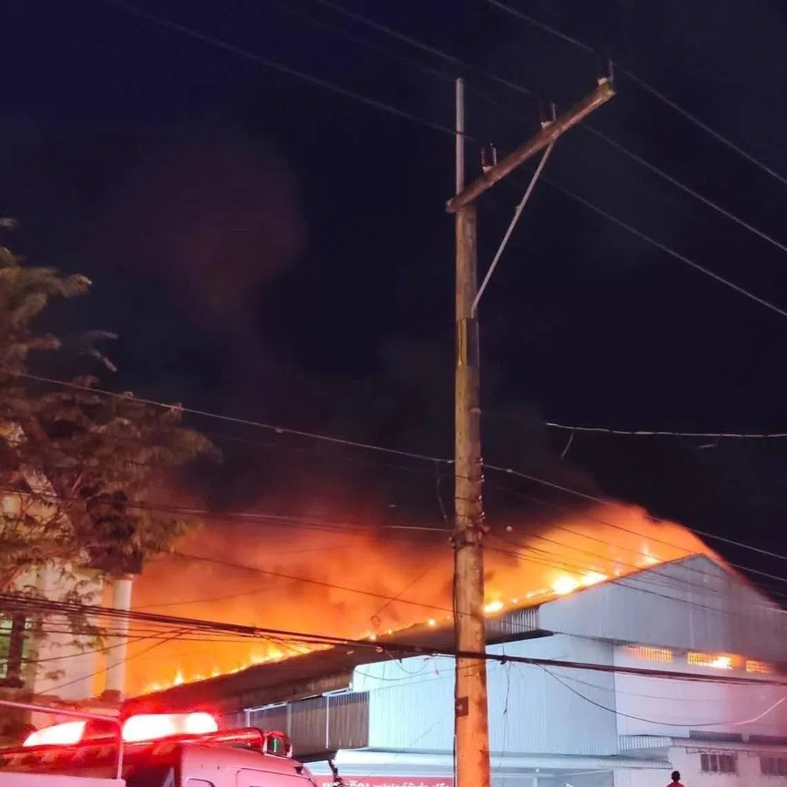 The affected stalls included clothing shops and were single-storey units with corrugated metal roofing.
