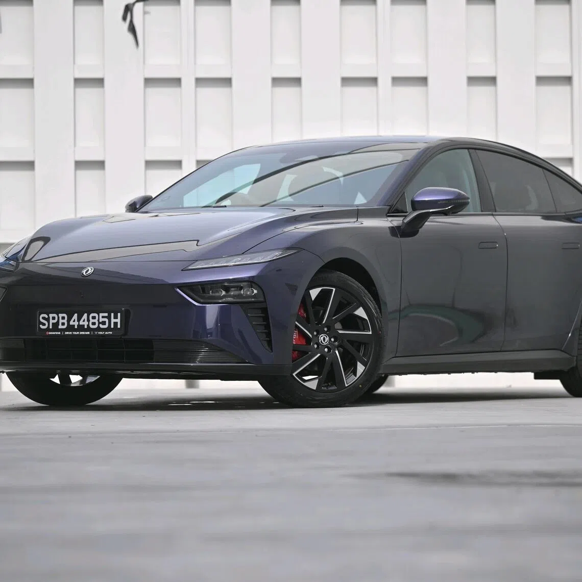 Interior and exterior of the Dongfeng 007 on Oct 8, 2025.