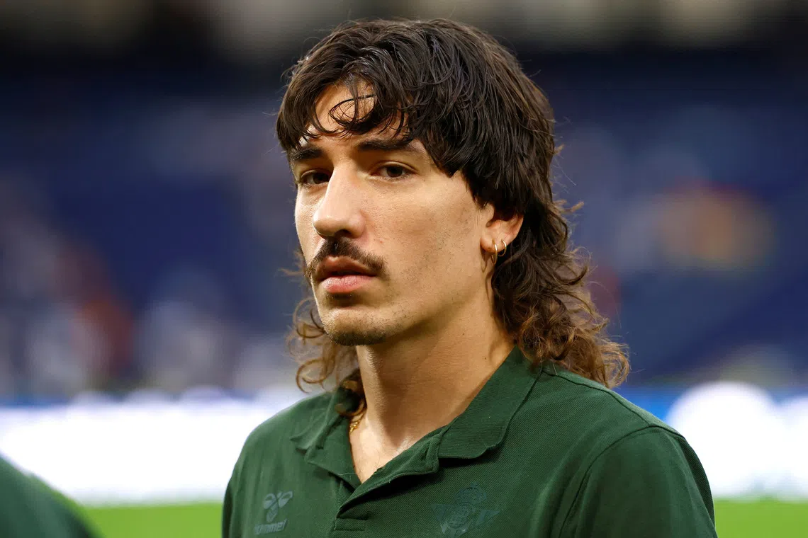 Soccer Football - LaLiga - Real Madrid v Real Betis - Santiago Bernabeu, Madrid, Spain - September 1, 2024  Real Betis' Hector Bellerin REUTERS/Susana Vera