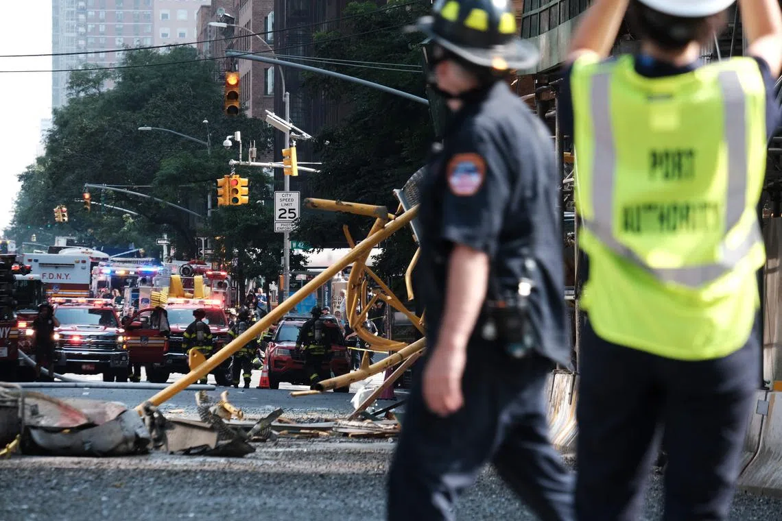 Firefighters and rescue personnel arrived at the scene just as the crane fell, apparently responding to a blaze that had erupted in the cabin and caused it the collapse.