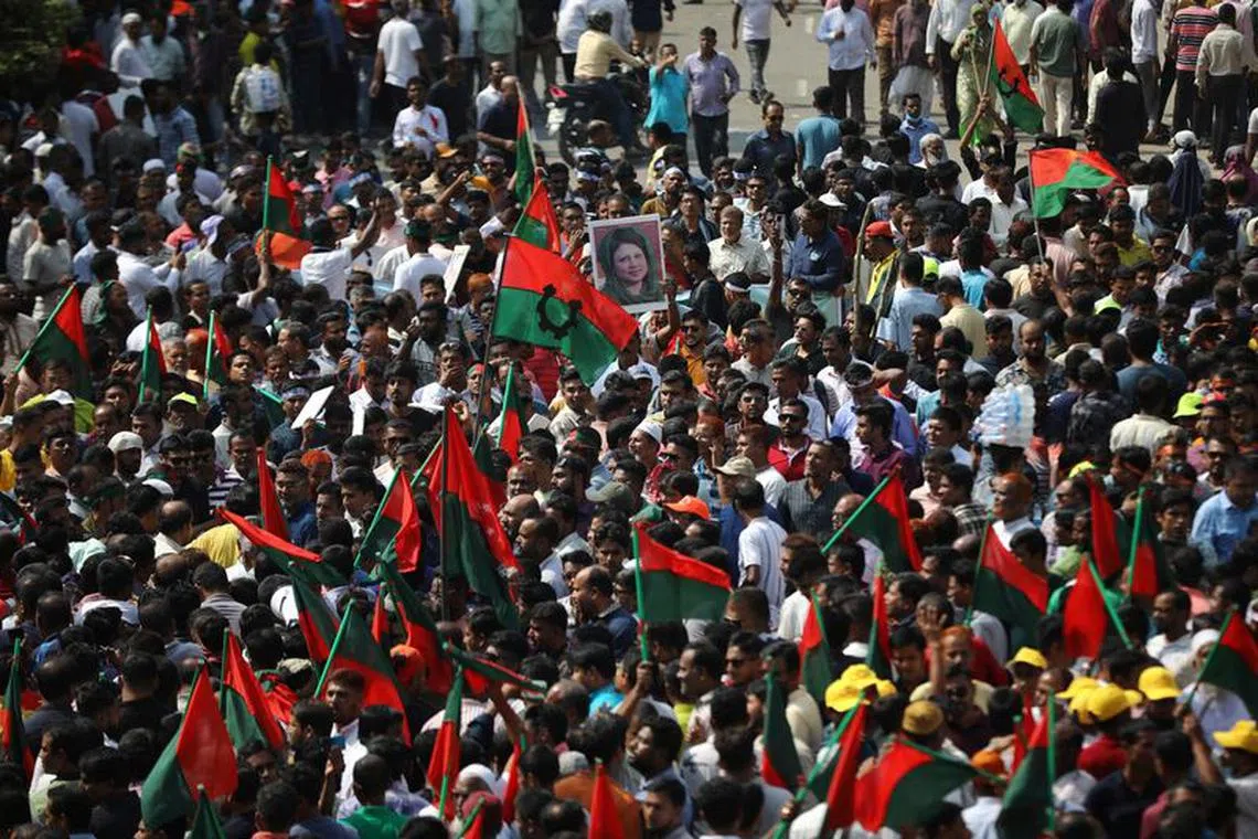 FILE PHOTO: Supporters of Bangladesh Nationalist Party (BNP) join in a rally at Naya Paltan area in Dhaka, Bangladesh, October 28, 2023. REUTERS/Mohammad Ponir Hossain/File Photo