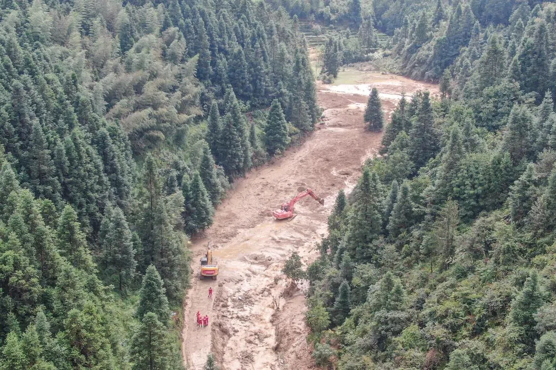 China landslides leave 6 dead, 9 missing