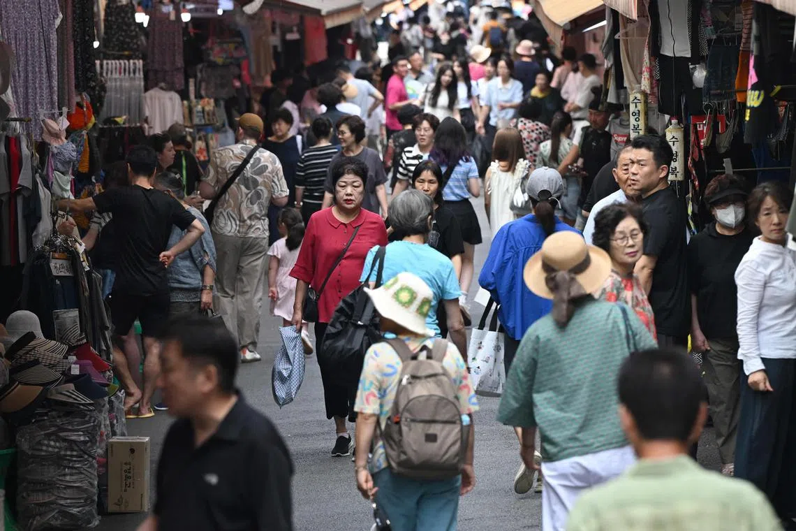 The Korean national population has now decreased for four consecutive years since 2021.