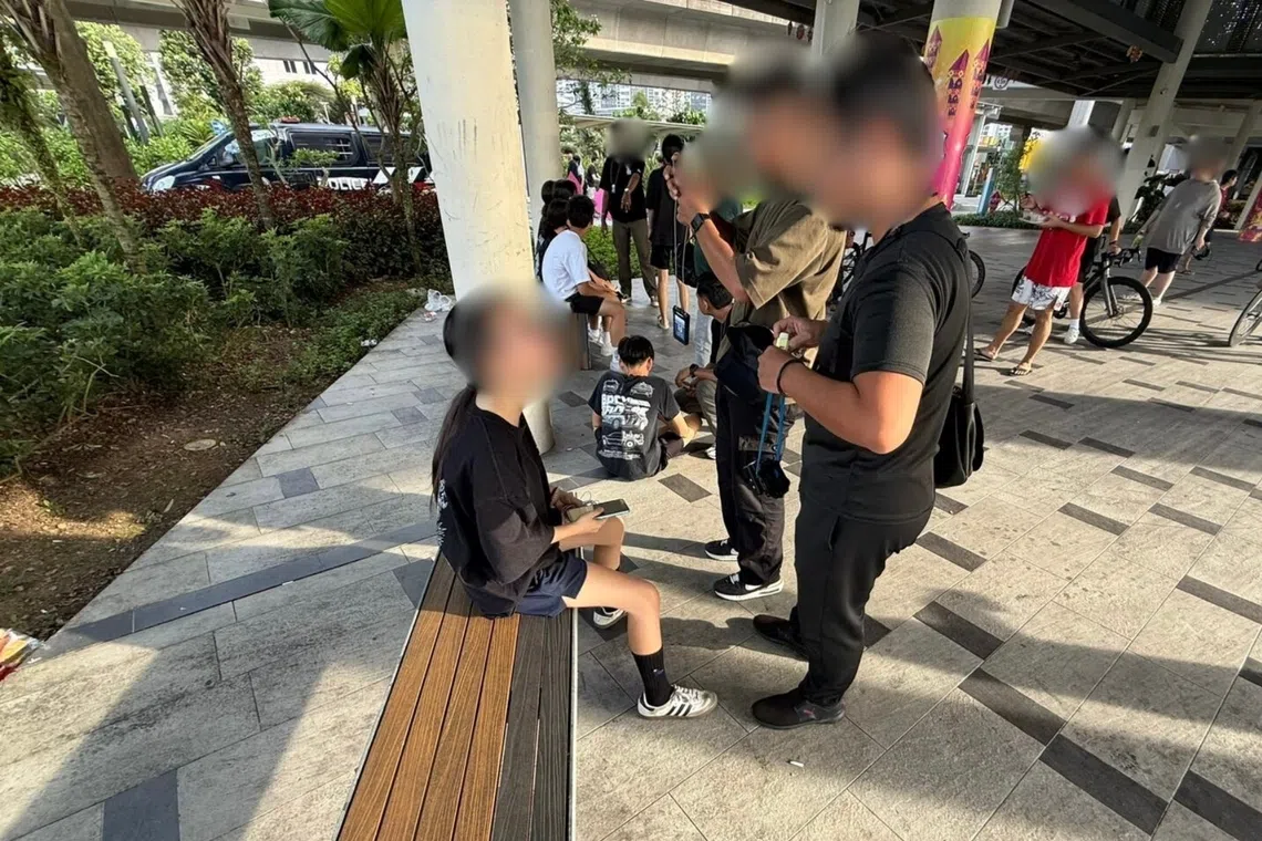 A total of six vapes and components were seized, including one vape suspected to contain etomidate. 