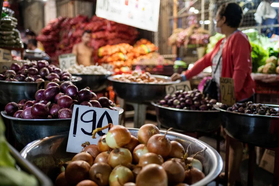 Onion prices in the Philippines rose ten times from April to December 2022, but have since 