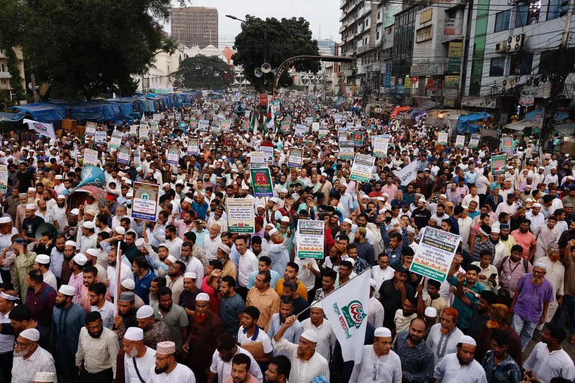 Supporters of Bangladesh Jamaat-e-Islami take part in a protest rally with five-point demand including free and fair election within February of 2026, in front of the Baitul Mukarram National Mosque in Dhaka, Bangladesh, September 18, 2025. REUTERS/Mohammad Ponir Hossain