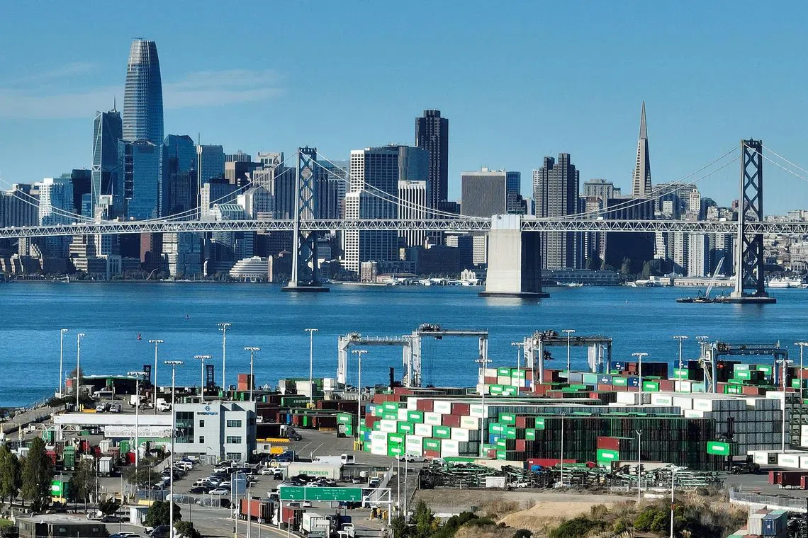 Most economists agree that economic growth will slow down almost everywhere. 