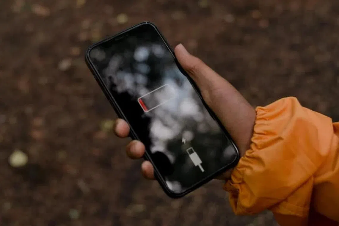 Modern mobile phone batteries should be able to be charged at least 500 times before they fade and fall below 80 per cent of their original capacity.