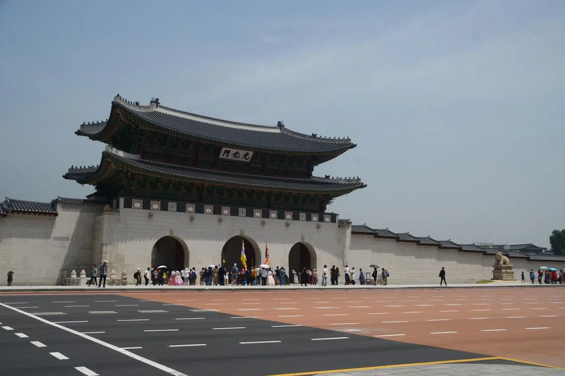 Gyeongbokgung graffiti suspect turns himself in for ‘copycat’ vandalism ...