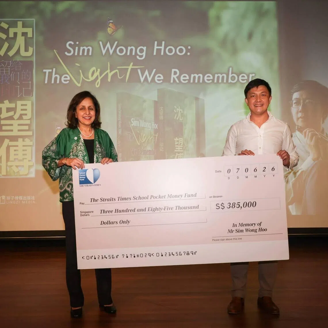 Creative Technology CEO Ernest Sim (right) and ST associate editor Karamjit Kaur at the event in the Woodlands Regional Library on June 7.