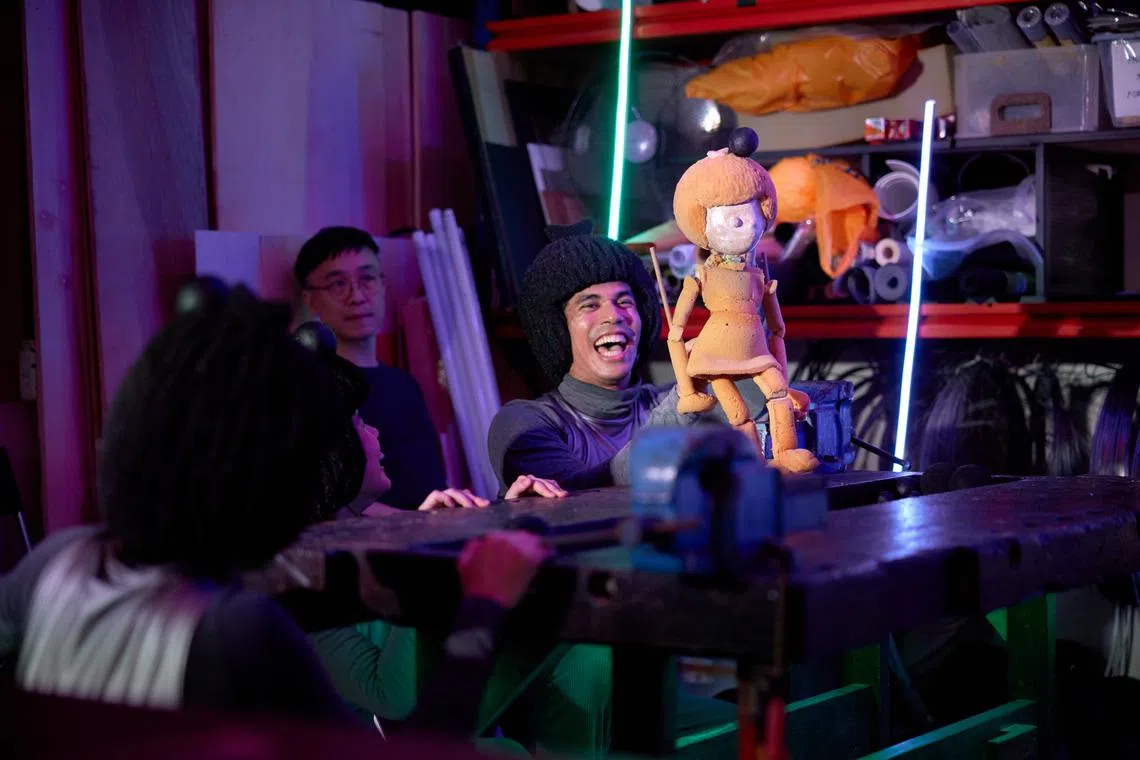 The Finger Players invite non-puppetry artists to explore their stories through puppets in Persona Paradox.