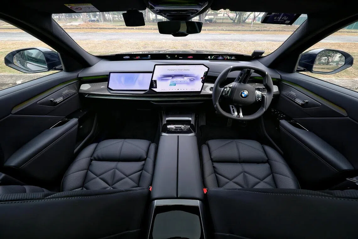 The new dashboard design and digital interface makes the i7 feel more like a driver’s car.