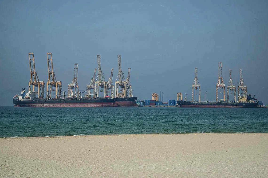 Gulf countries’ plans to bypass Strait of Hormuz still far off, experts warn
