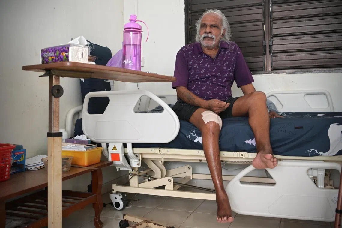 sfisolation/ST20231128_202319072471/Ng Sor Luan/Part of the Insight package on elderly's social isolation - Mr Sarmugam S/O R Rajoo, 76-year-old, has been living alone in a one-room rented flat for the past 7 years.

In his earlier years, Mr Sarmugam used to work as a security guard. However, as his health began to deteriorate, he was forced into retirement as he could no longer work. He now relies on the silver support scheme for survival.

Mr Sarmugam is afflicted with high blood pressure and Parkinson's disease. His osteoarthritis gradually stole away his mobility. He relies on his wheelchair to get around and is waiting for a knee replacement surgery.

