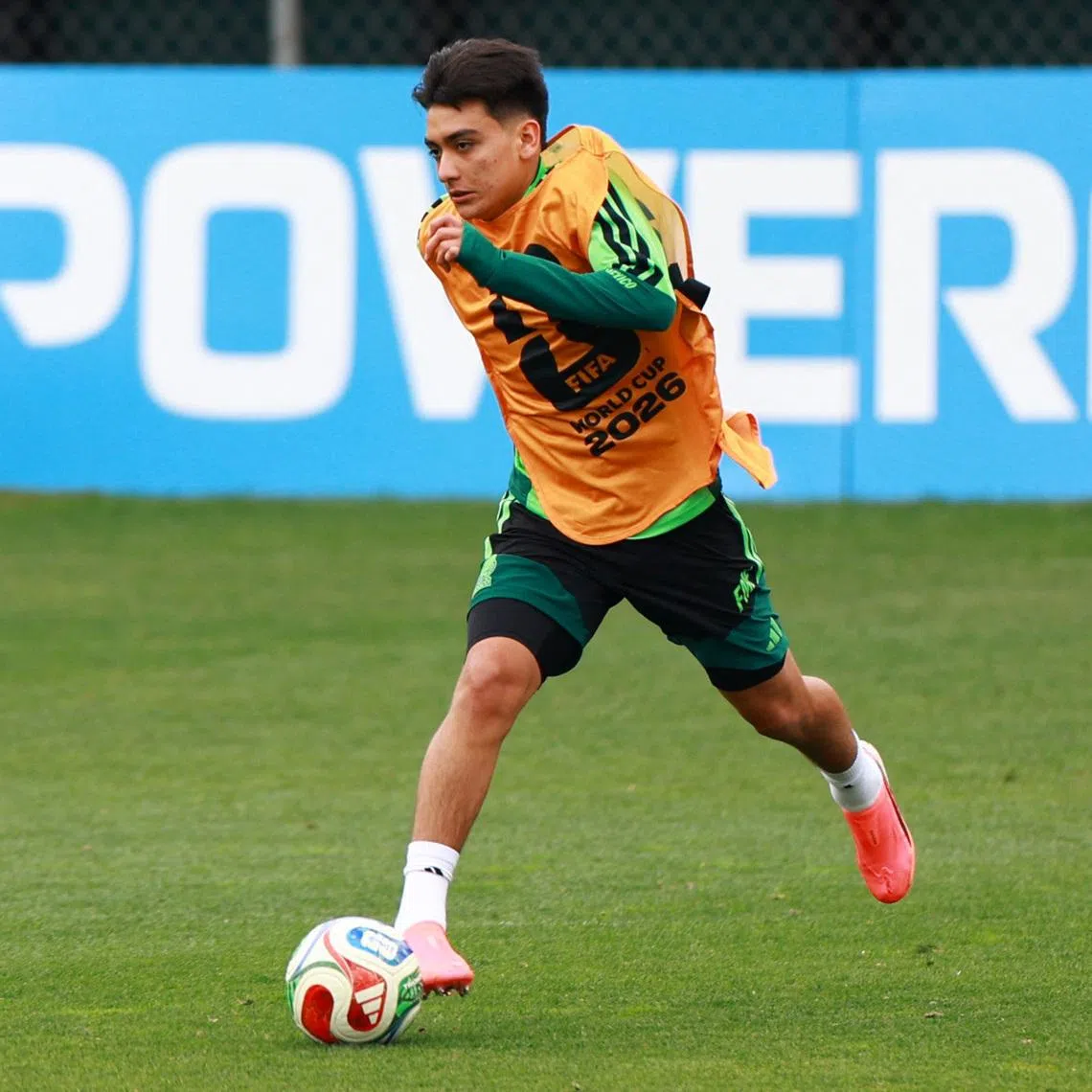Soccer Football - FIFA World Cup 2026 - Mexico Training - Centro de Alto Rendimiento, Mexico City, Mexico - June 10, 2026 Mexico's Gilberto Mora during training REUTERS/Raquel Cunha