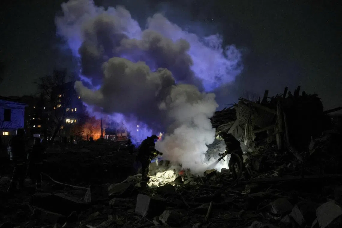 FILE PHOTO: Firefighters work at a site of a Russian missile strike, amid Russia's attack on Ukraine, in the town of Kramatorsk, Donetsk region Ukraine February 9, 2025. REUTERS/Anatolii Stepanov/File Photo